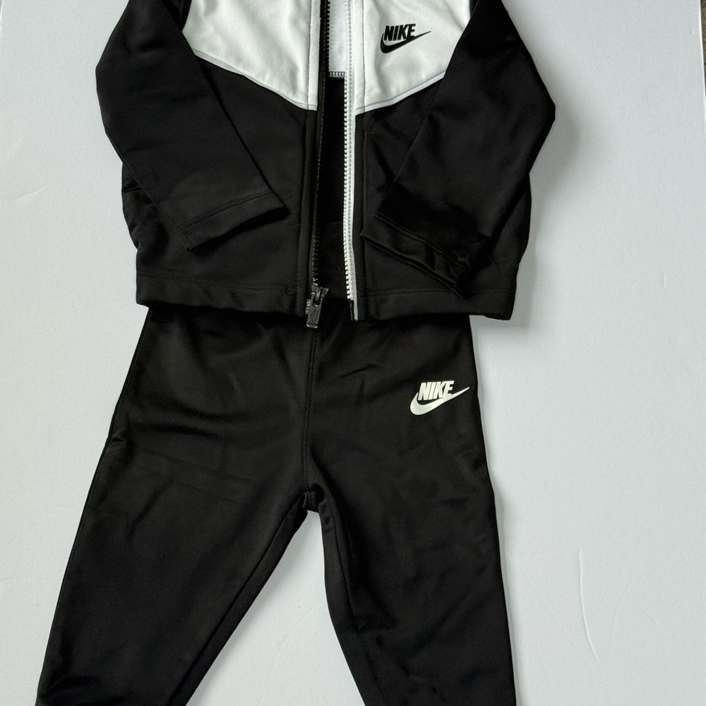 Nike Baby Black and White Sweatpants Set 9 Months